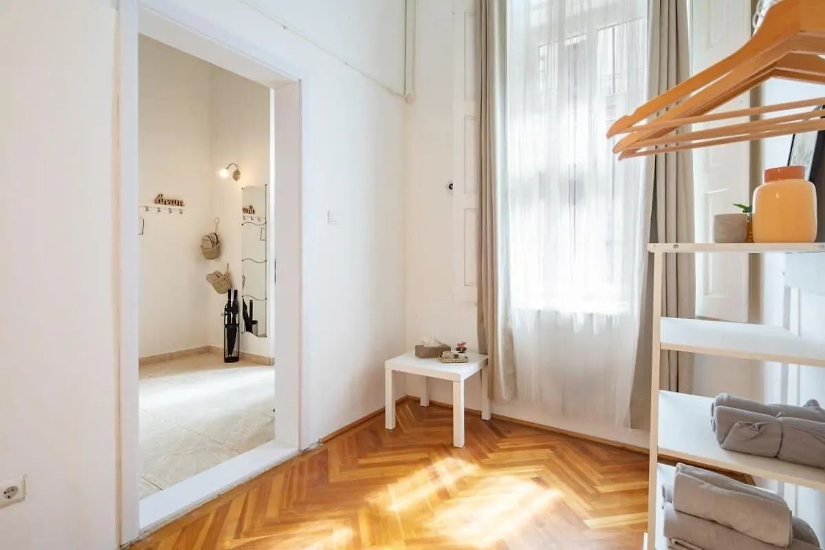 Very Central - Cozy Stay Budapest 0*,