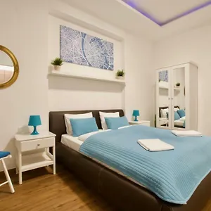 Apartment Standard By Hi5 -baross Square, Budapest
