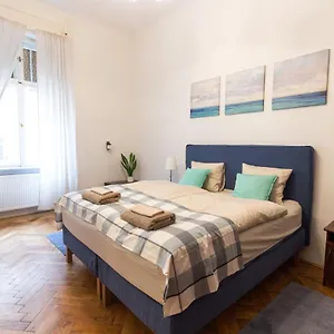 Apartment Beautiful Spacious Three-Room Suite Close To Buda Castle, Budapest
